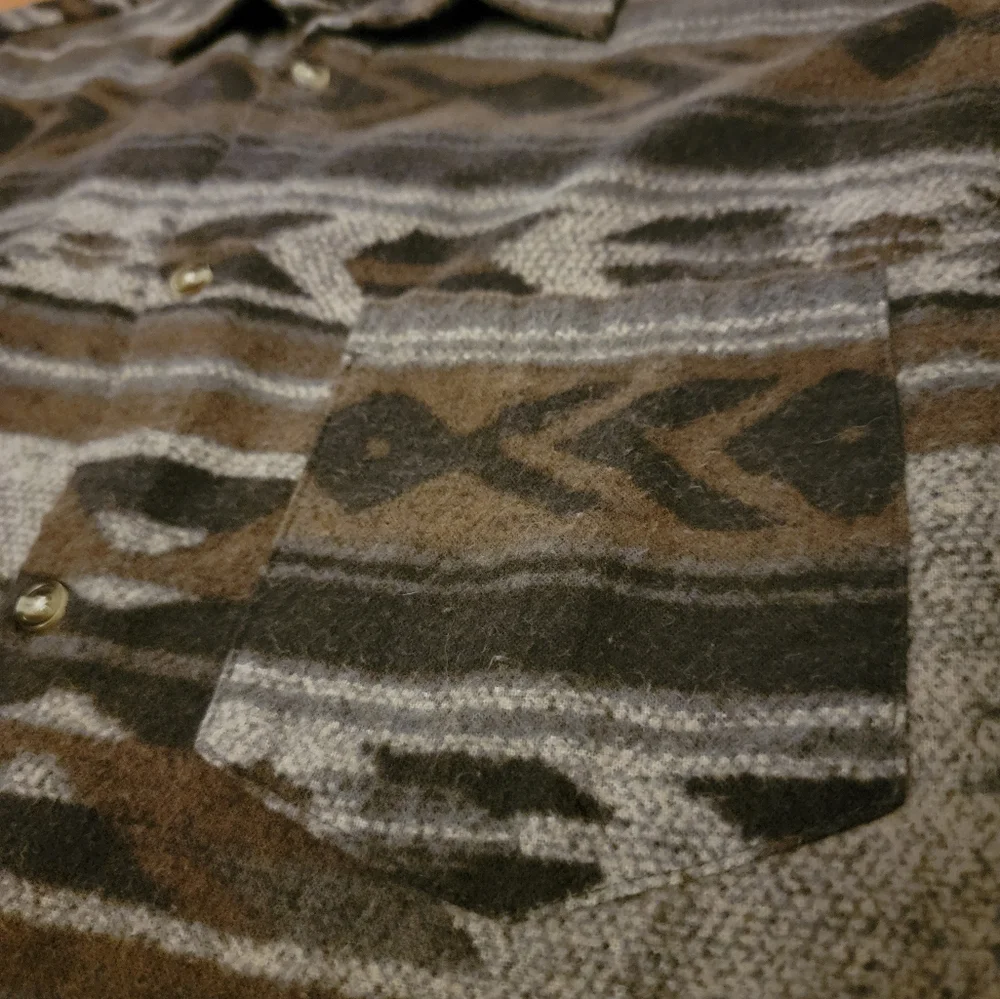 Patterned button up shirt - Picture 2 of 10